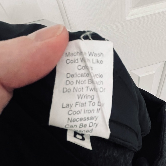 Cabi 967 Audrey charcoal gray side zip tapered leg pants, size 4. - Picture 7 of 7